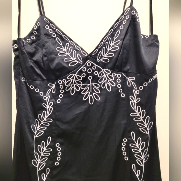 Midi Dress - Picture 5 of 7